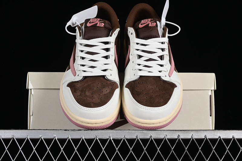 TRAVIS SCOTT X AIR JORDAN 1 LOW OG DARK PONY/PINK OXFORD – Manfrim