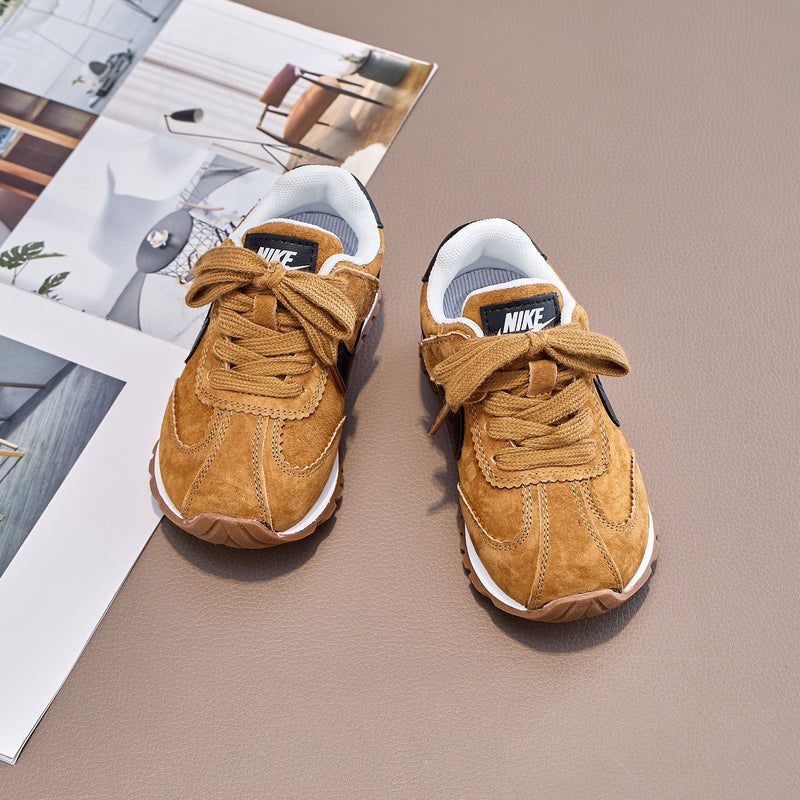 Nike valiant brown infantil