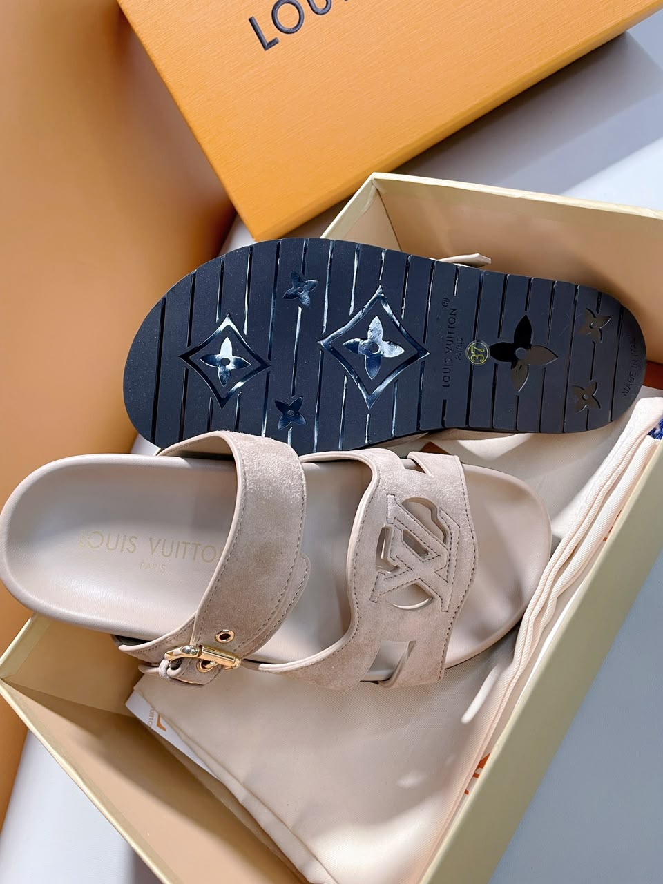LV Isola Comfort Sandal