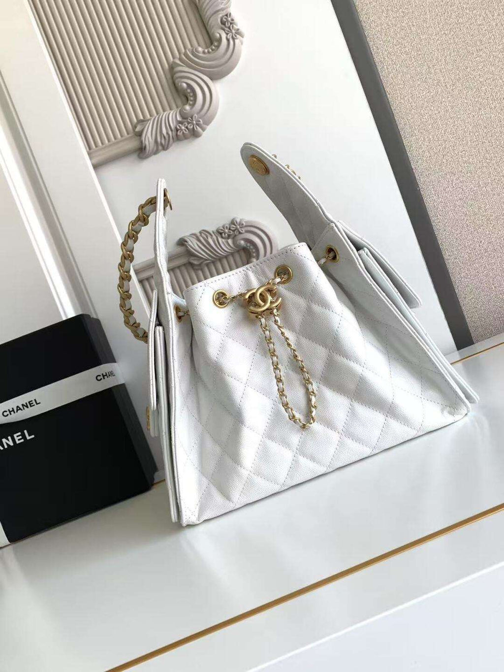 Bolsa Hobo  Chanel 25 White Small