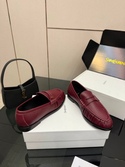 Mocassim YSL bordô