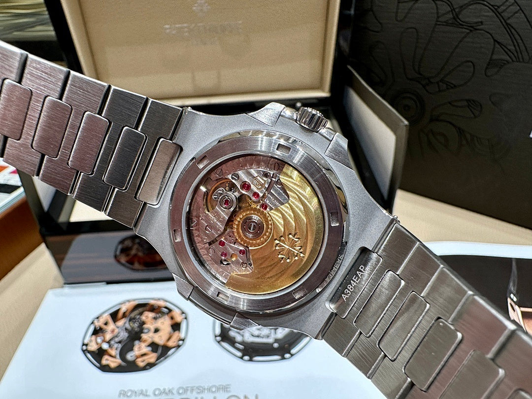 Relógio Patek Philippe Nautilus White Dial