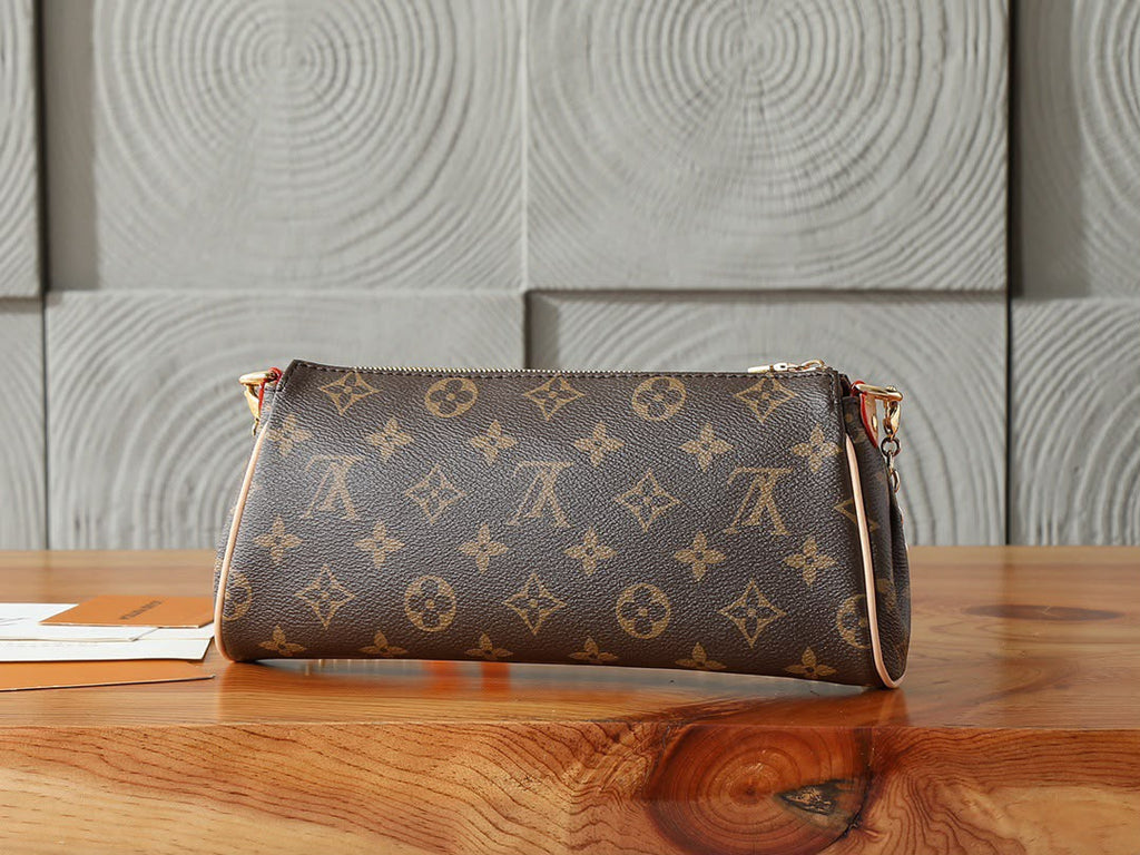 Louis Vuitton Eva Clutch Monogram