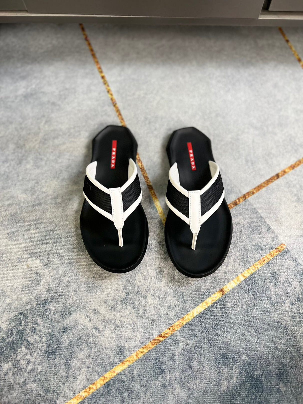 Prada Chinelo