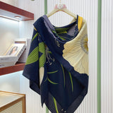 Lenço Hermès Carré 90 "Bouquet Final" Cor Ébano / Areia / Verde