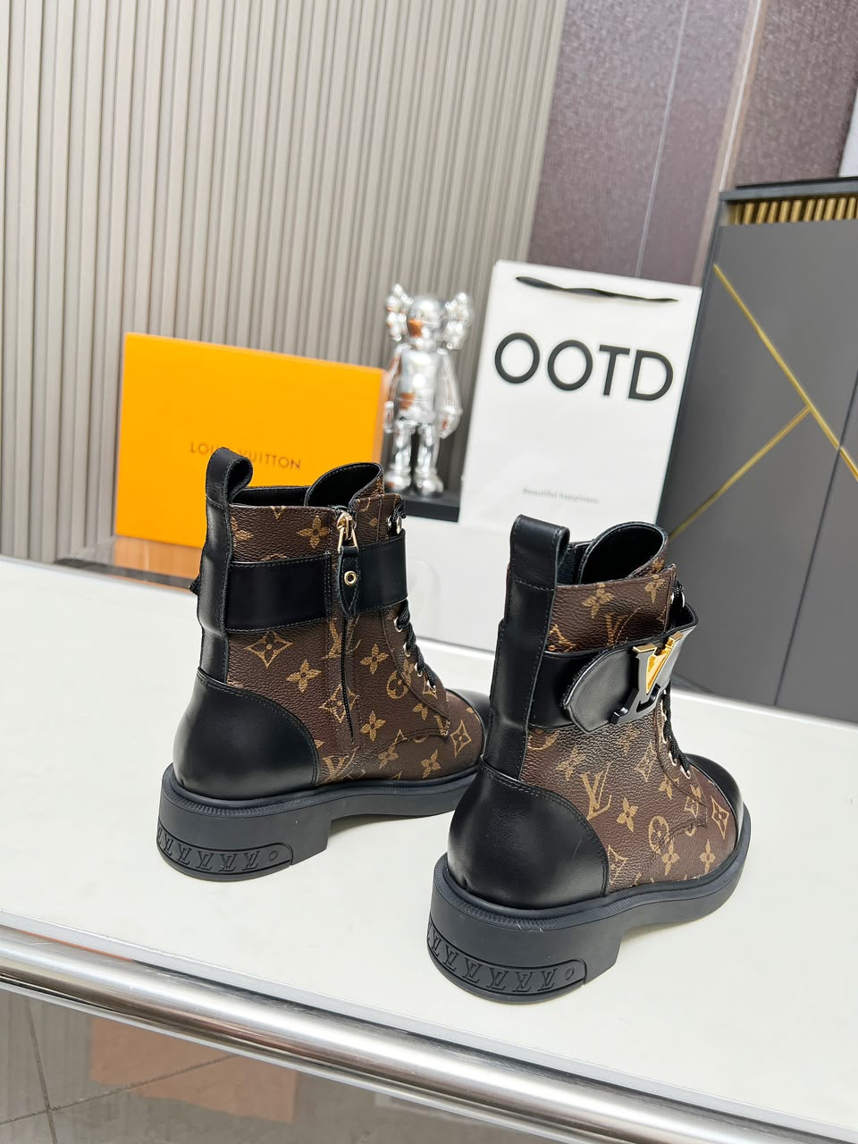 Louis Vuitton Wonderland Monogram Flat Ranger