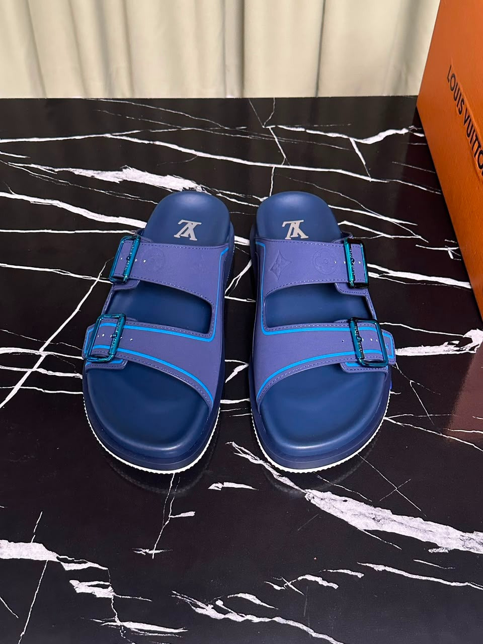 Sandália Louis Vuitton Trainer Mule Naty
