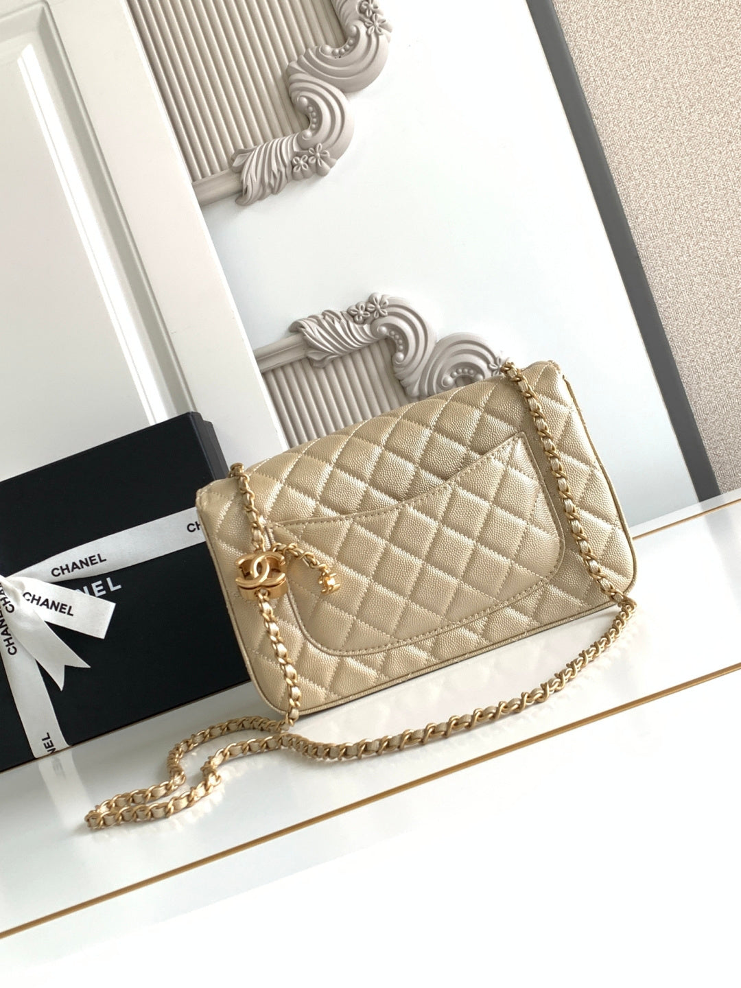 Chanel Classic Double Flap Dourada