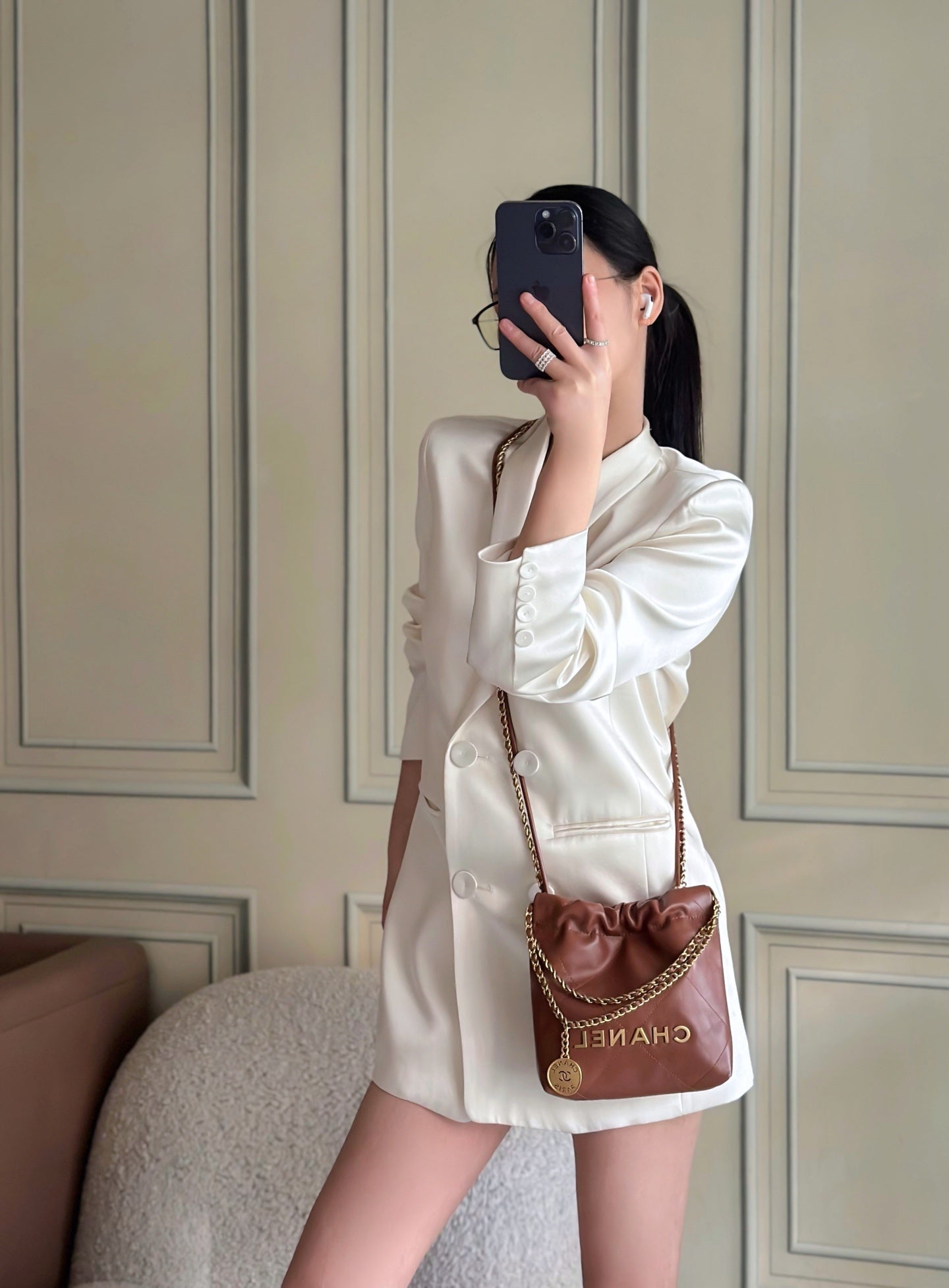 Chanel Mini 22 Handbag Couro Marrom .