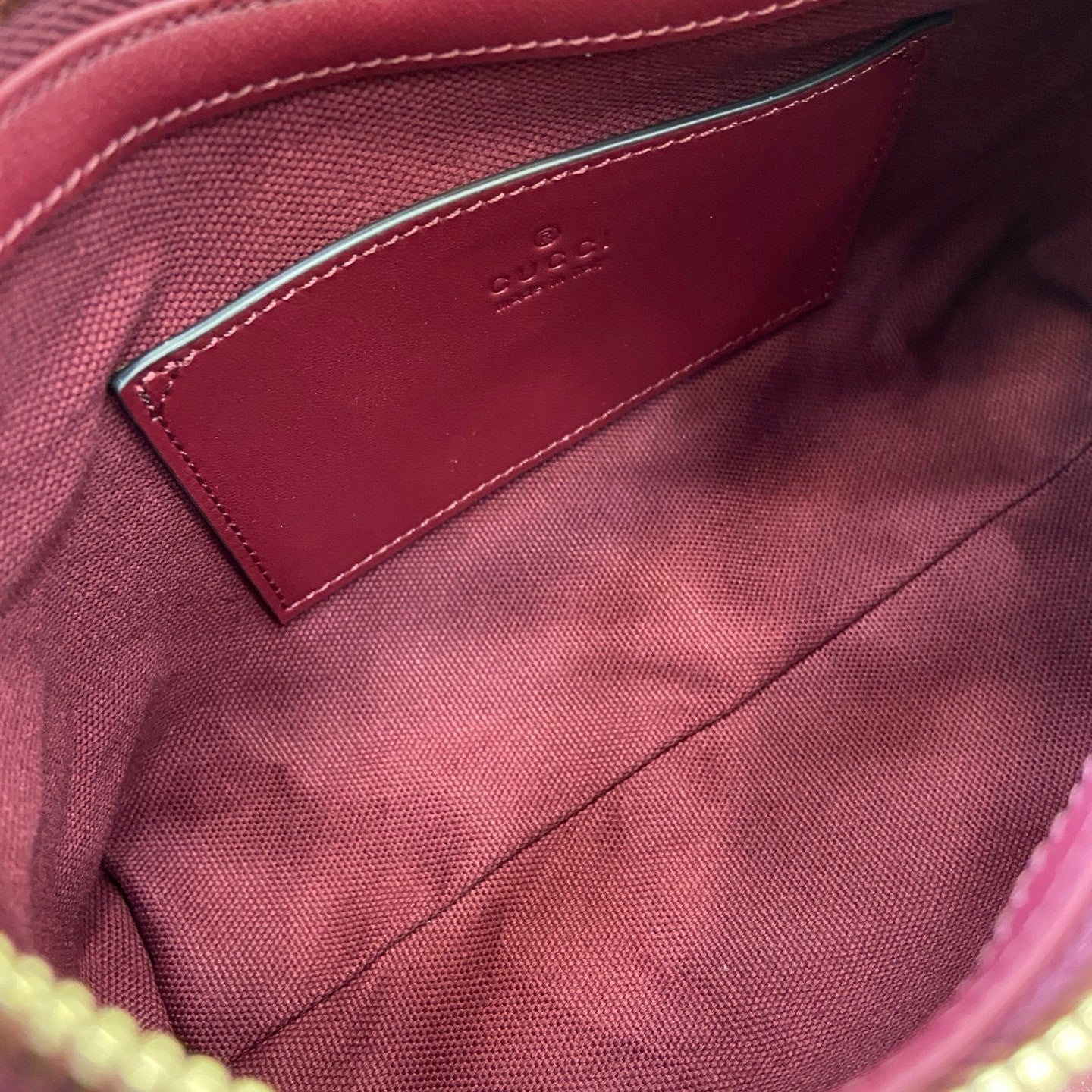 Gucci GG Emblem Small Shoulder Bag Bôrdo