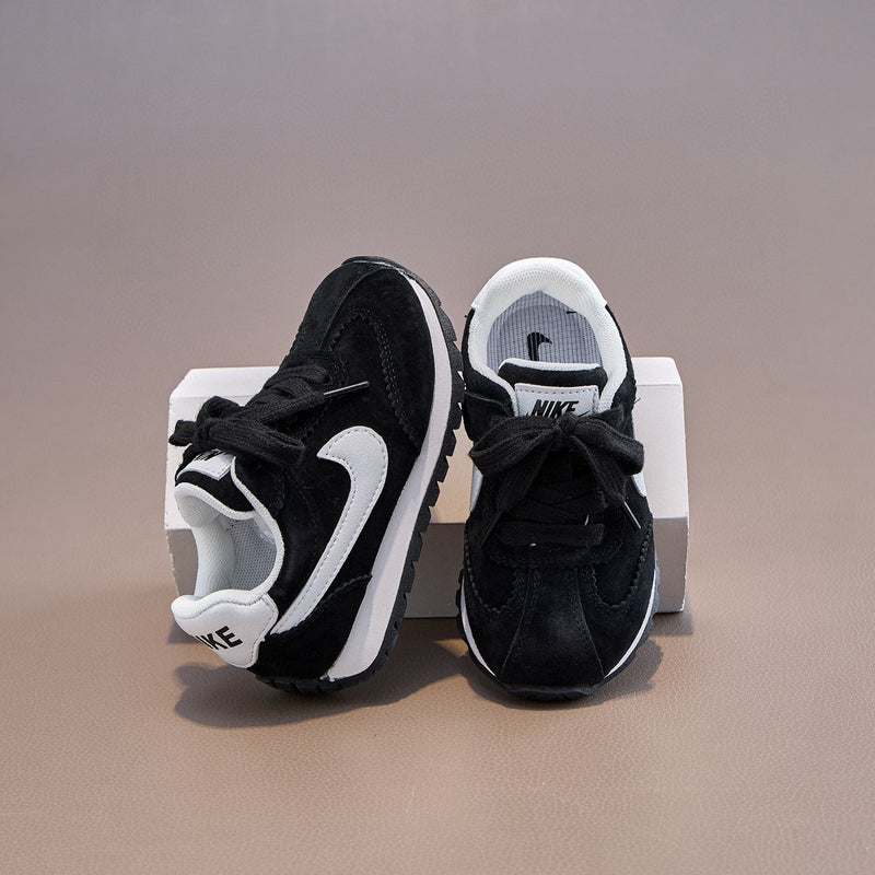 Nike valiant black infantil