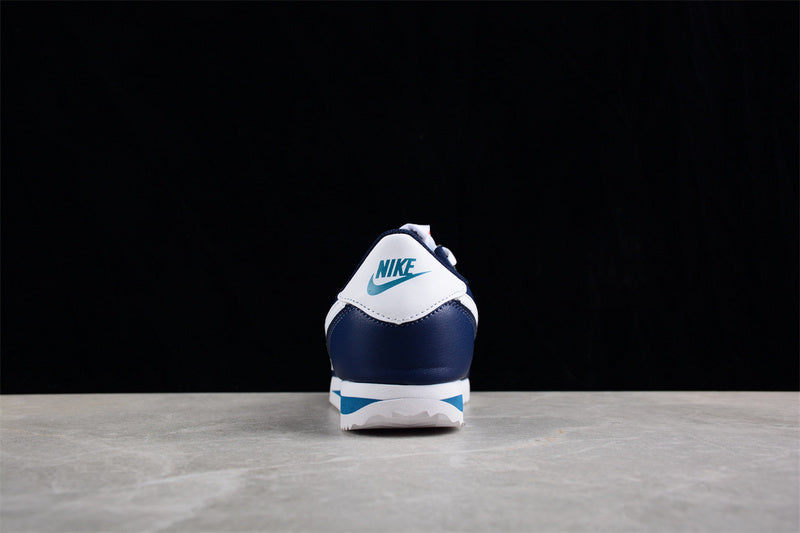 Nike Cortez Azul e branco .