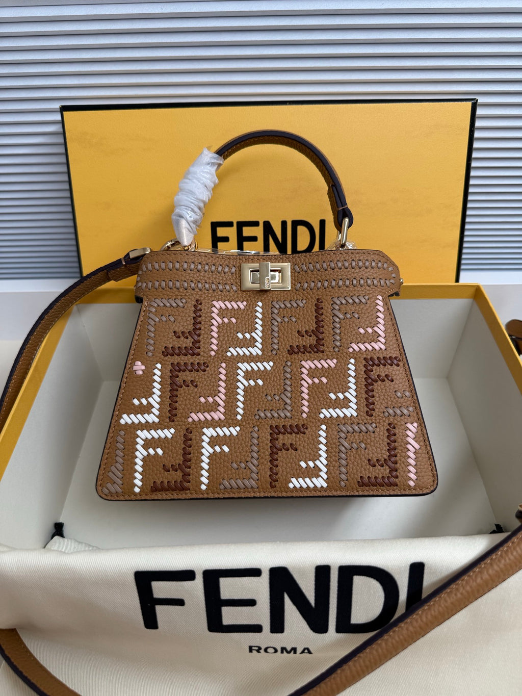 Fendi Peekaboo ISeeU FF Interlace Marrom
