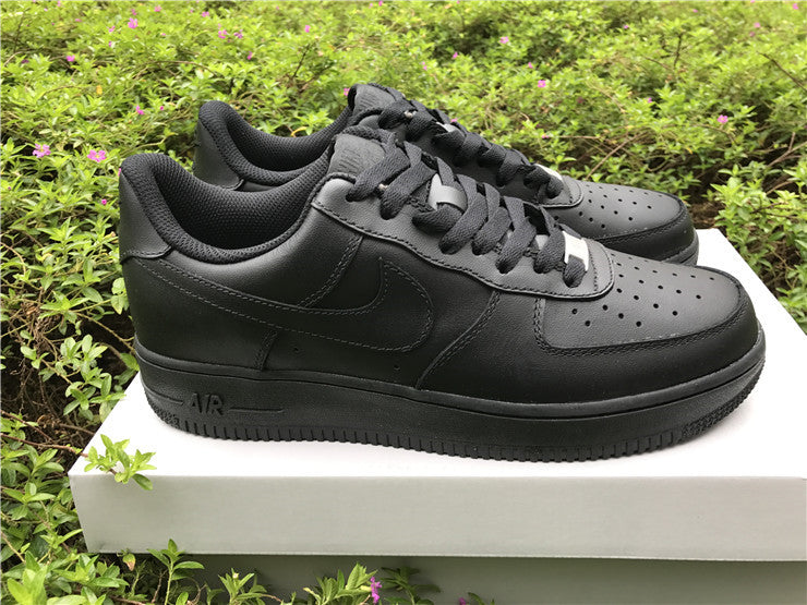 Nike Air Force 1 Black
