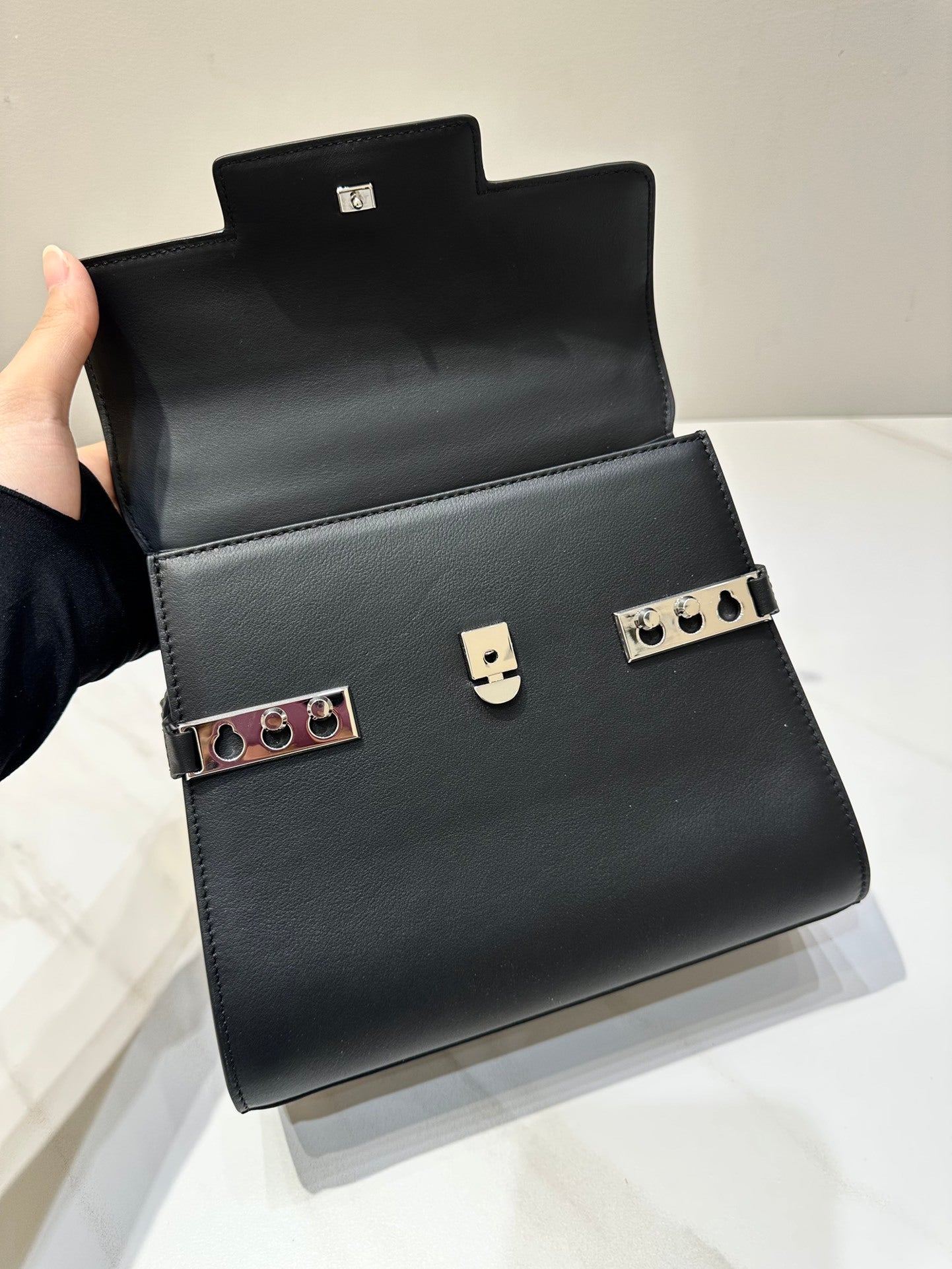 Delvaux Tempête MM Black Ferragens Prata