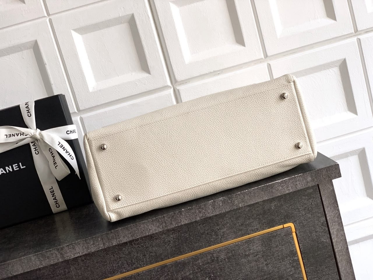Bolsa Chanel Executive Cerf Tote White