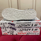 Dolce & Gabbana Portofino com Patch de Brasão e Estampa Graffiti.
