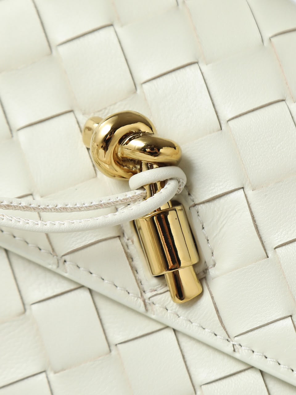 Bottega  Long Andiamo Clutch