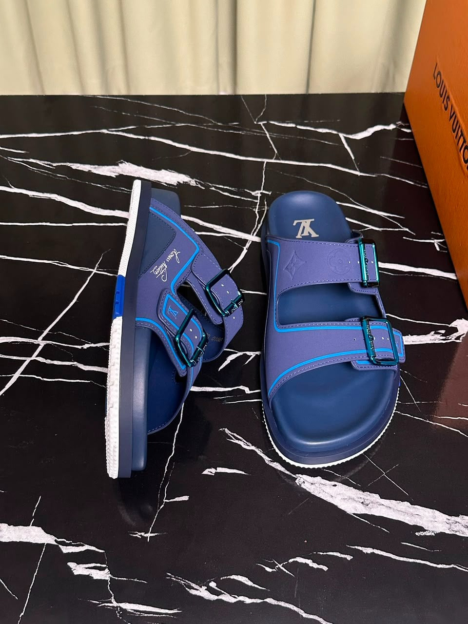 Sandália Louis Vuitton Trainer Mule Naty
