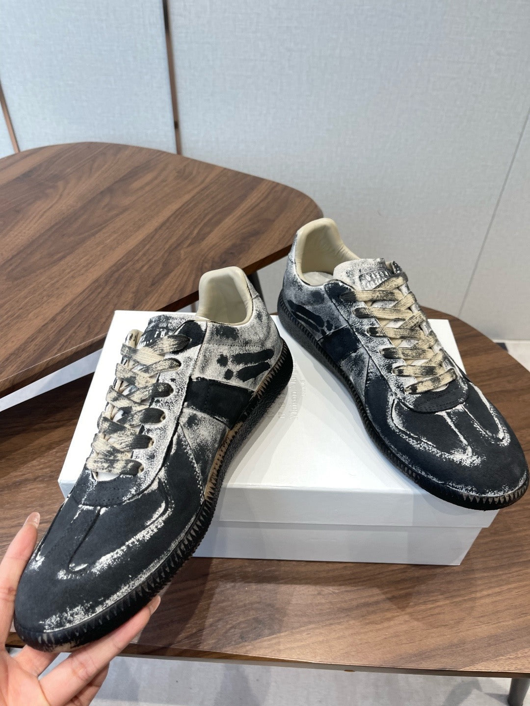 Maison Margiela Replica Low "Grafit Paint" White/Black
