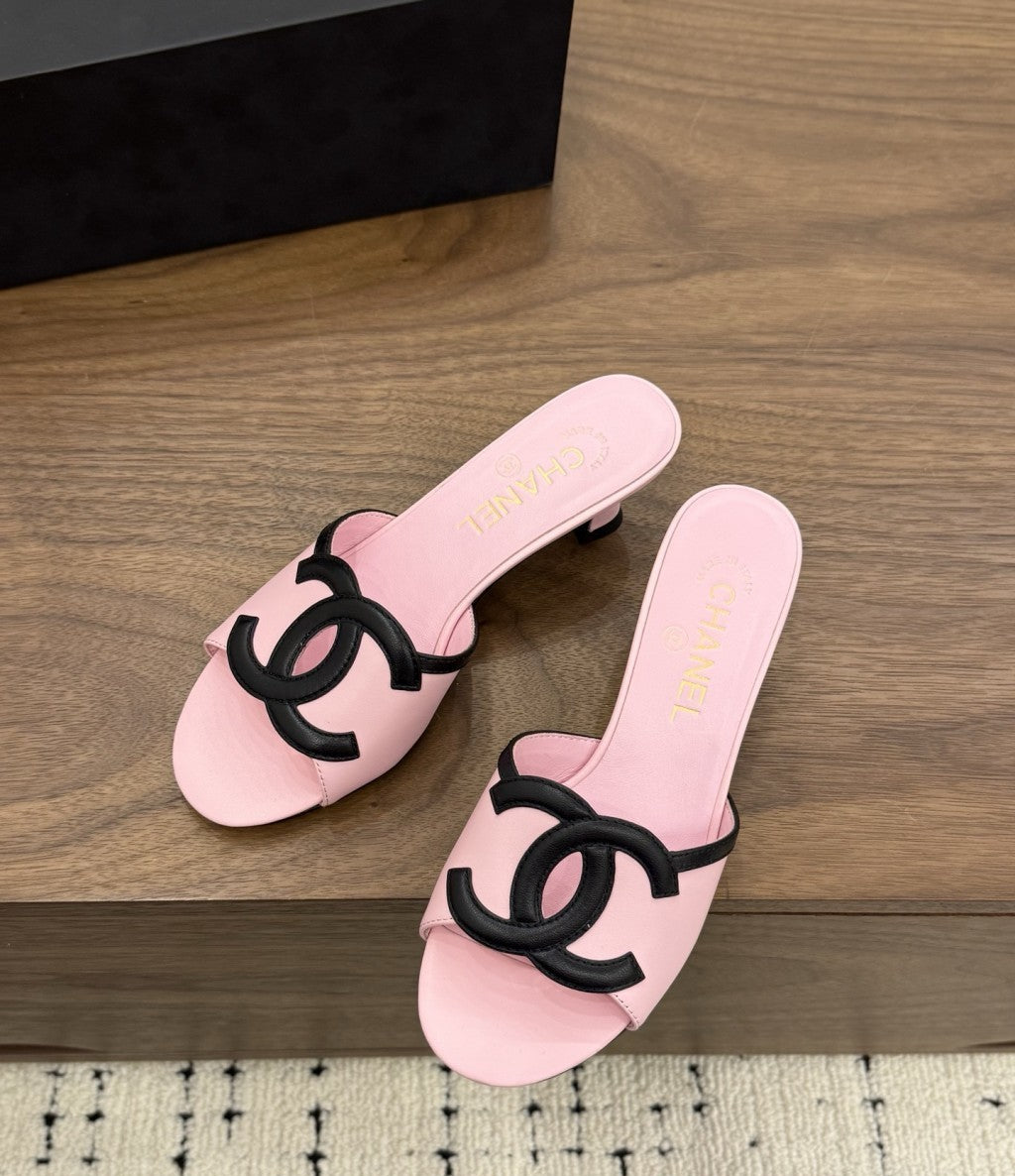 Chanel Interlocking CC Heeled Mules Pink & Black. Salto 5 cm.