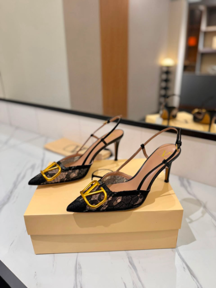 Scarpin Slingback VLogo Signature em Renda