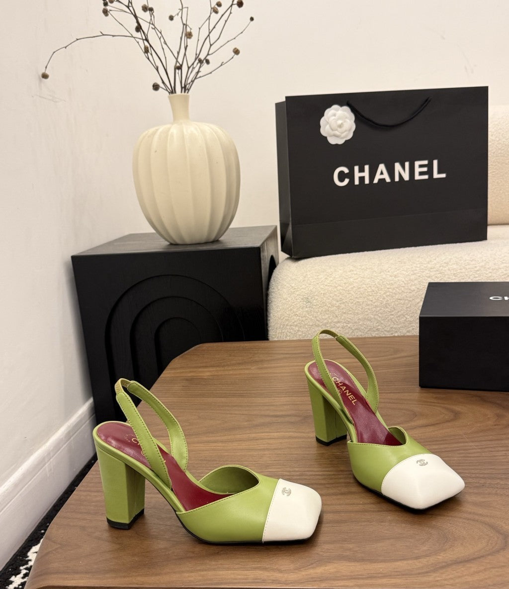 Chanel Slingback Block Heel  Olive Green & White  Patent. Salto 9 cm.