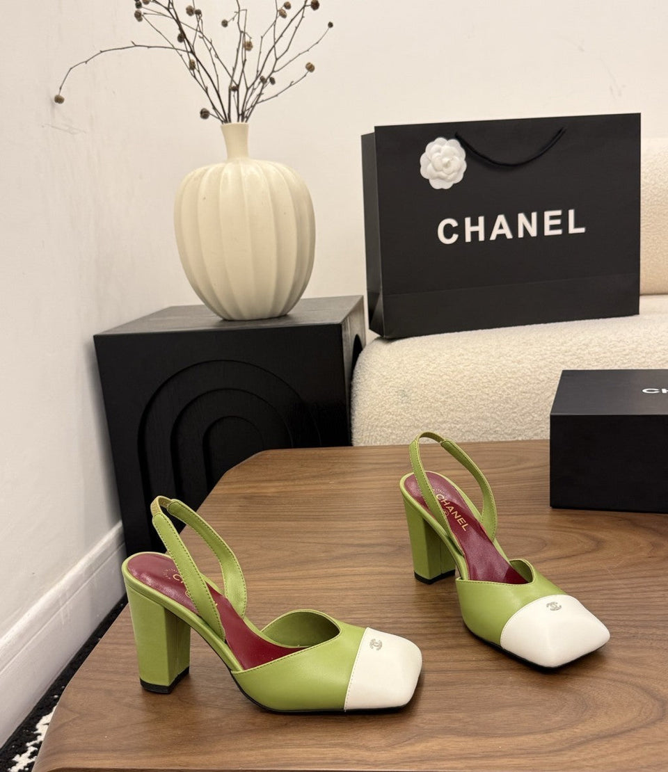 Chanel Slingback Block Heel  Olive Green & White  Patent. Salto 9 cm.