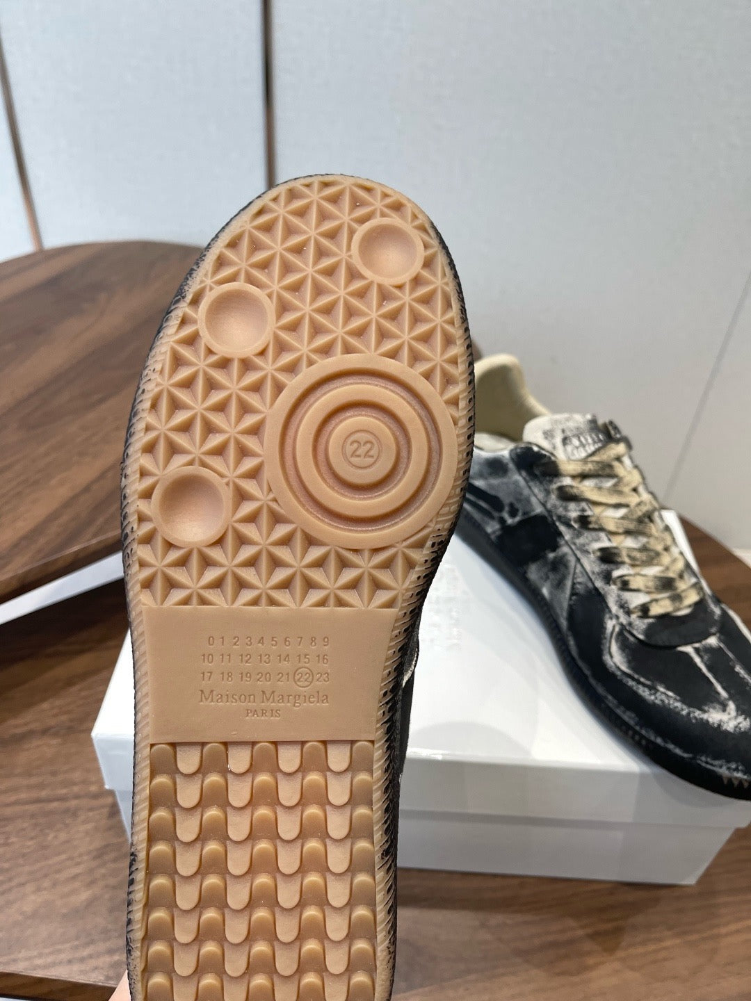 Maison Margiela Replica Low "Grafit Paint" White/Black