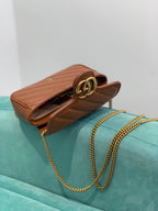Bolsa GG Marmont Mini Matelassê Chevron Marrom