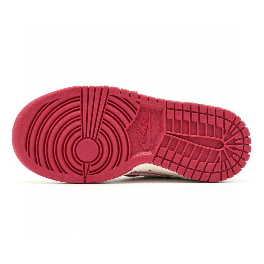 Nike SB Dunk Low Pro "Cherry Day / Valentine's Day Infantil
