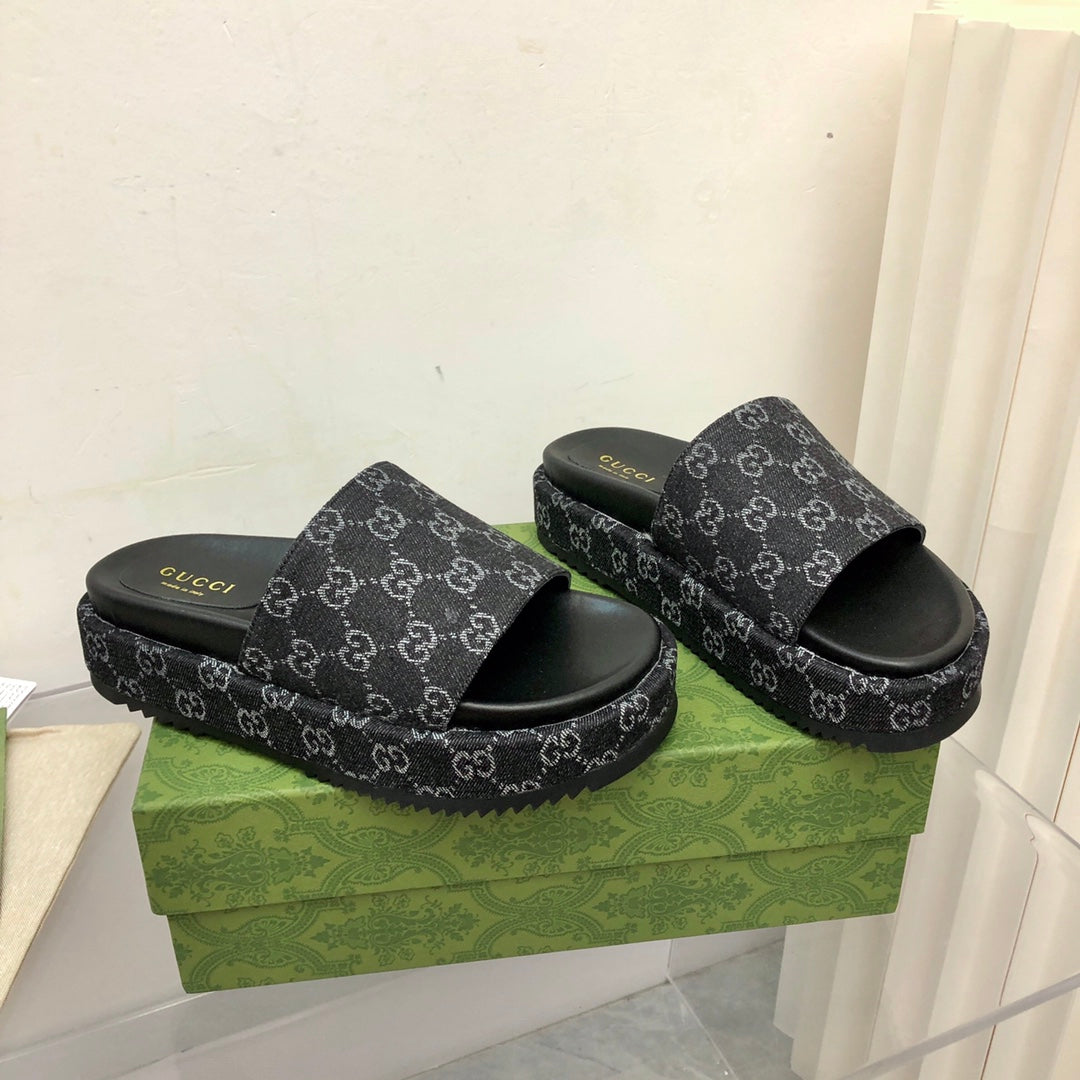 GUCCI GG柄 ブラックミュール サイズ38 Gucci Angelina Platform 55 mm Sandal Black Jacquard Denim