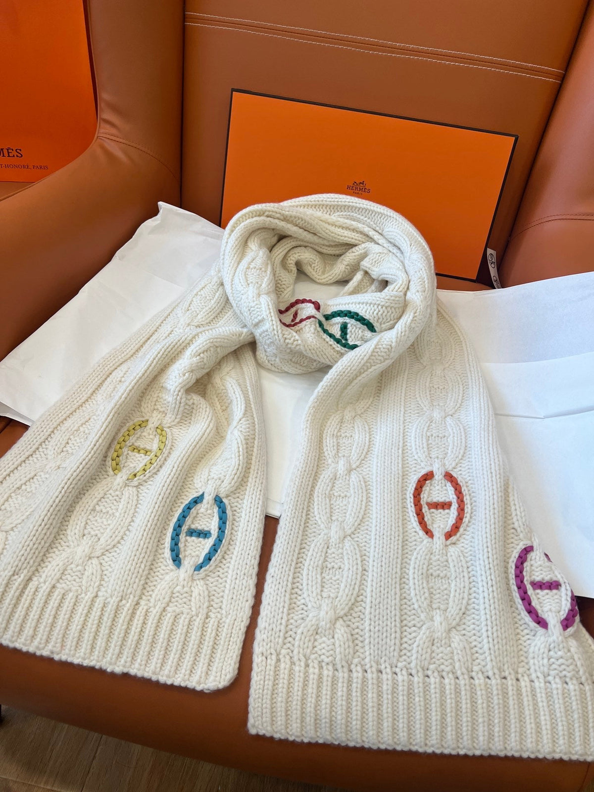 Cachecol Hermès Tri-Maillon Details Cuir Creme / Off-White