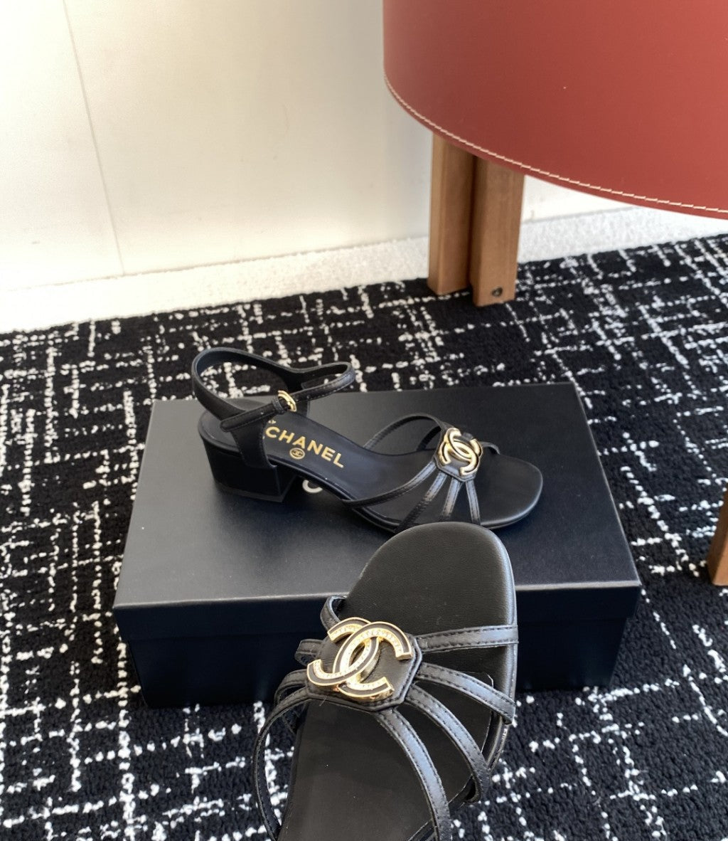 Chanel Interlocking CC Strappy Block Heel Sandal Black. Salto 4,5 cm.