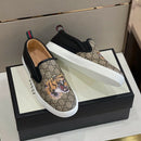 GUCCI GG Supreme Tiger Slip On