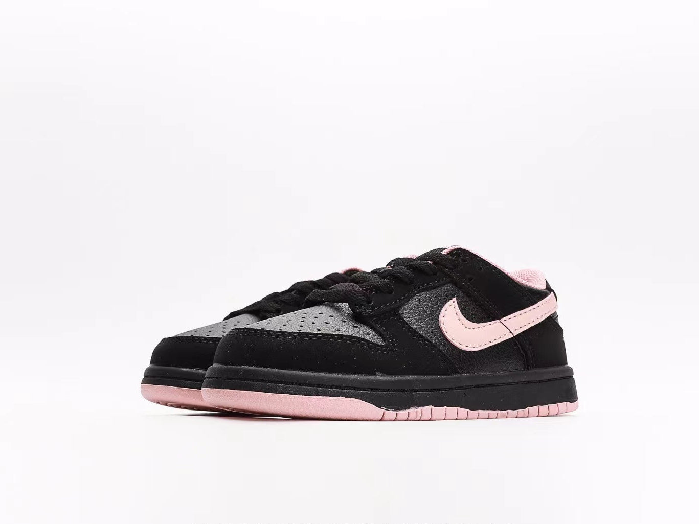 Nike SB Dunk Low  Pink Foam Black Infantil
