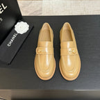 Chanel Timeless Loafer bege