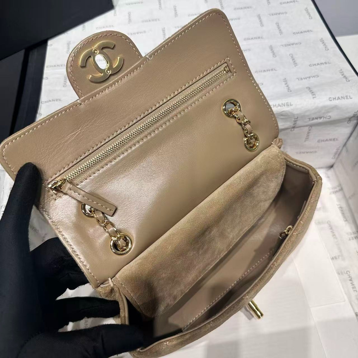 Chanel Classic Double Flap Suede Bege