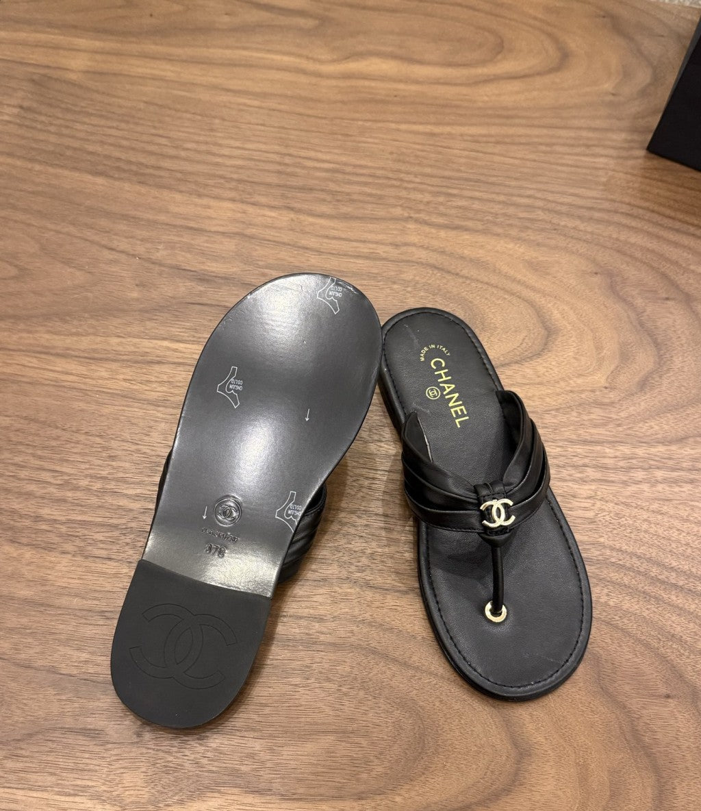 Chanel Thong Sandals Black.