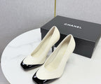 Chanel Square-Toe Cap-Toe Pumps in White. & Black Leather. Salto 9 cm.