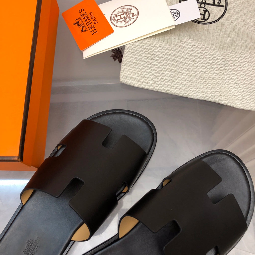 Hermes Izmir Sandal Noir Smooth Calfskin Leather.