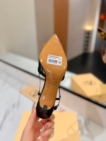 Scarpin Slingback VLogo Signature em Renda