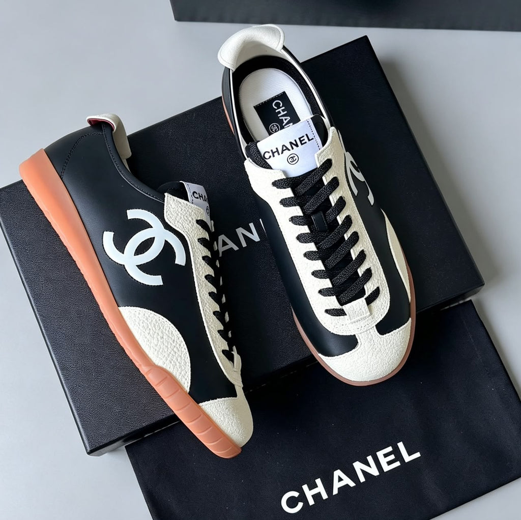 Chanel Calfskin & Embossed Suede Sneakers Marrom Claro