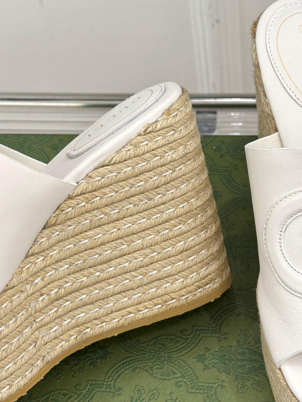 Sandália Interlocking GUCCI