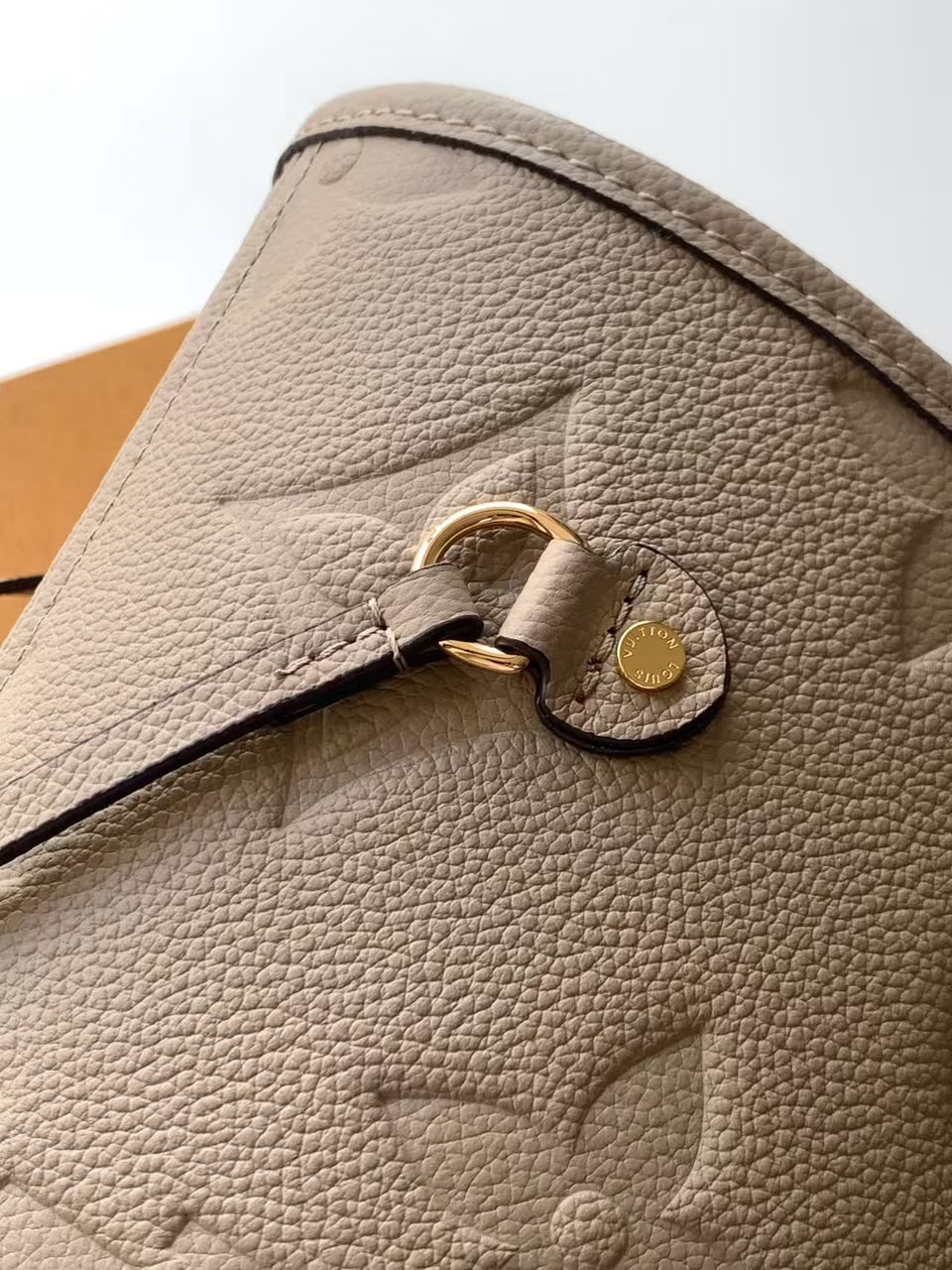 Louis Vuitton Neverfull MM Tourterelle
