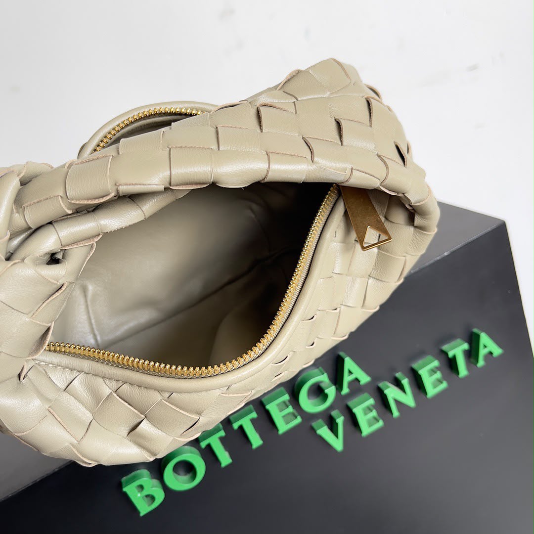Bottega Veneta Mini Jodie knot Travertine