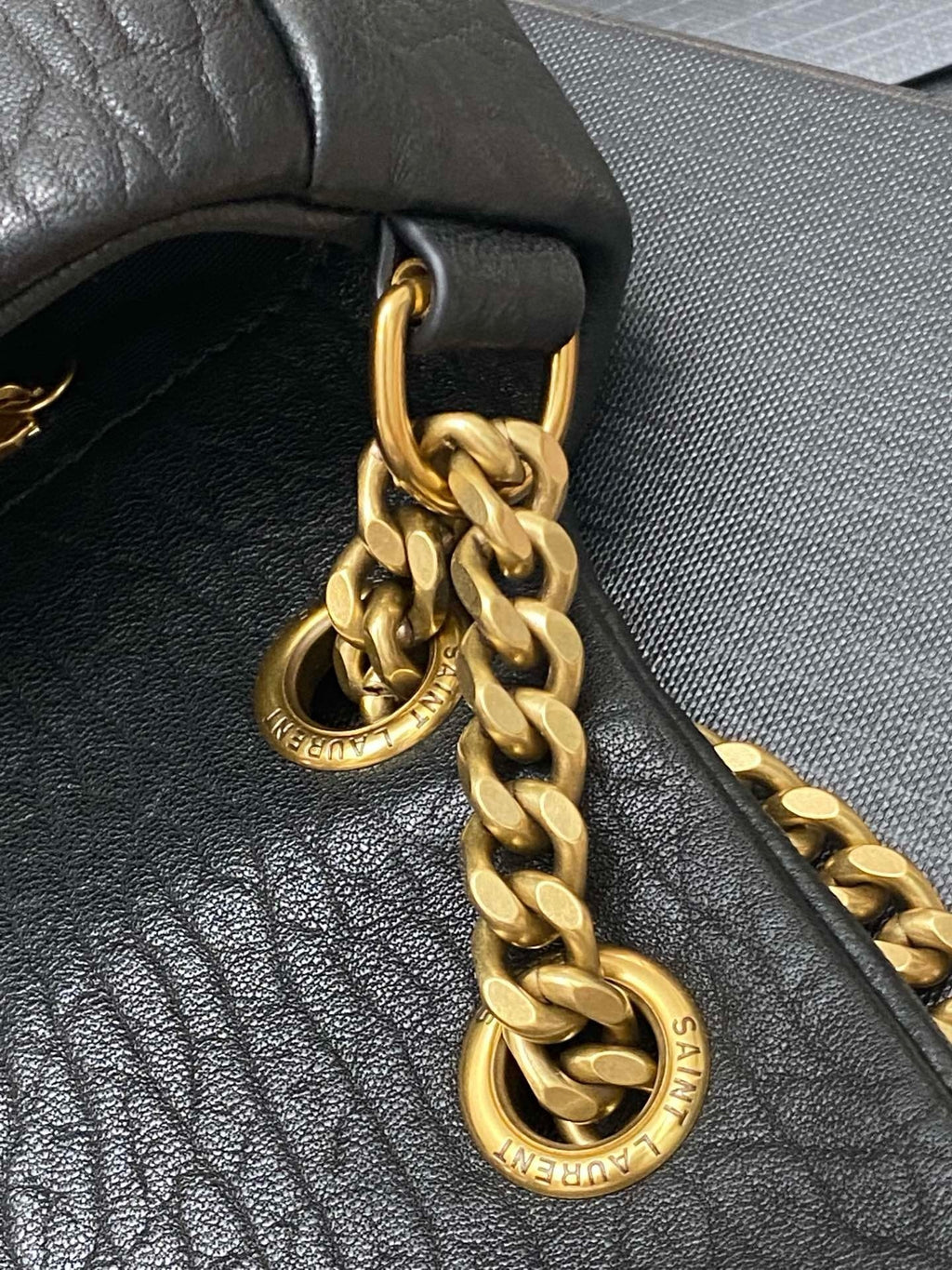 Yves Saint Laurent Calypso Lambskin Black Ferragens Douradas