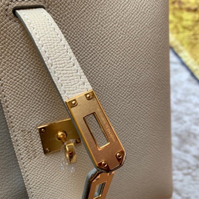 Bolsa Kelly Sellier Mini II Off-White (tamanho 20) .