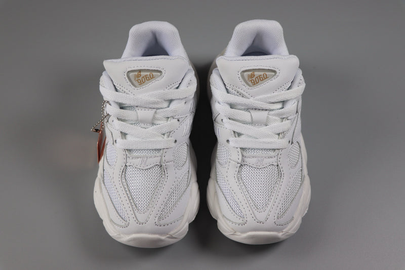 New Balance white infantil
