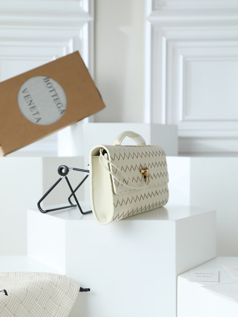 Bottega  Long Andiamo Clutch